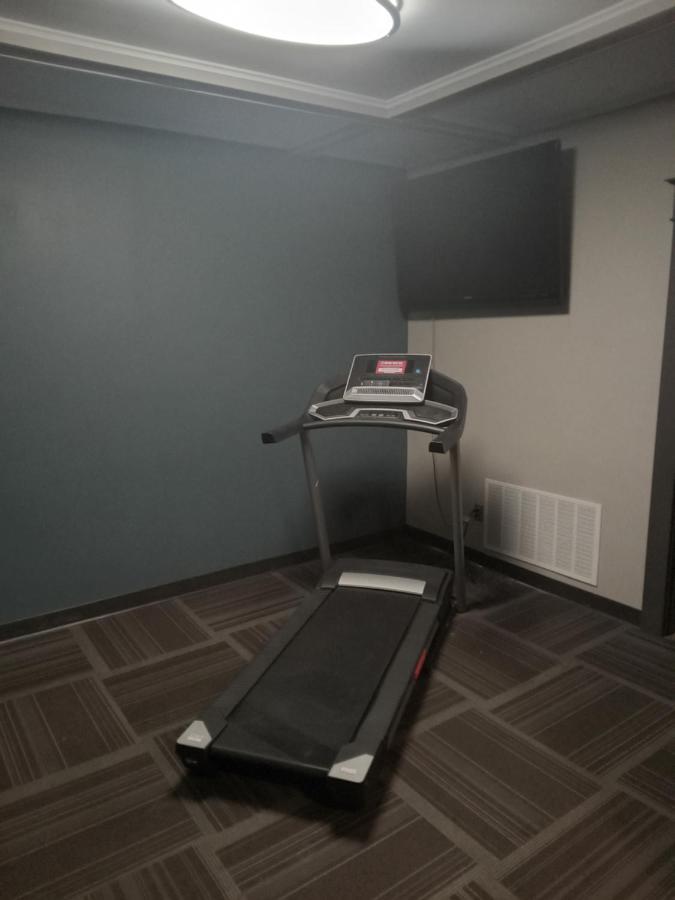 E. Michigan Walk Up Furnished 2 Bedroom Apt 랜싱 외부 사진